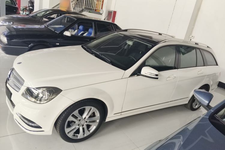 Used Mercedes-Benz C-Class 2011 C 200 Fashion Travel Edition Exterior 3