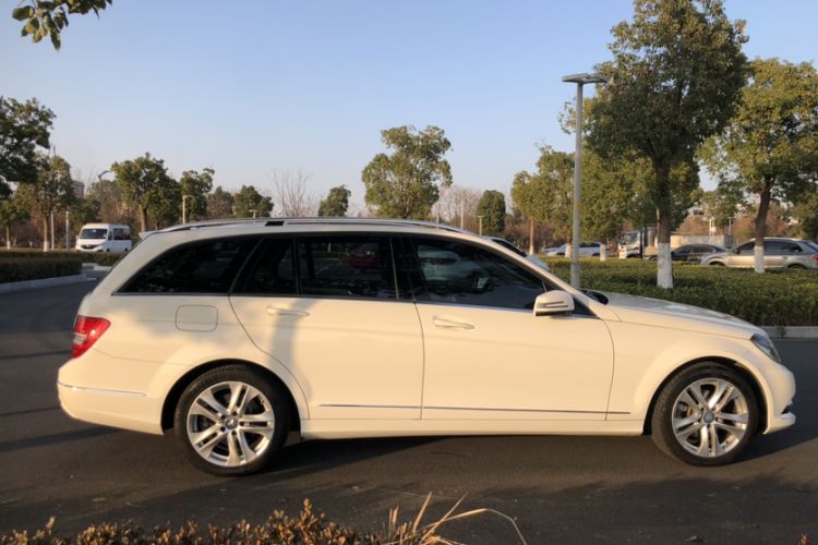 Used Mercedes-Benz C-Class 2011 C 200 Fashion Travel Edition Exterior 5