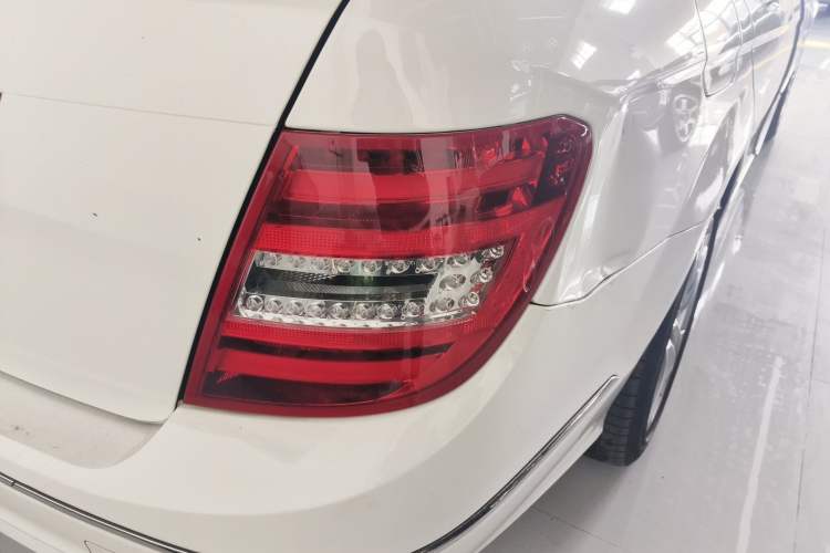 Used Mercedes-Benz C-Class 2011 C 200 Fashion Travel Edition Exterior 6