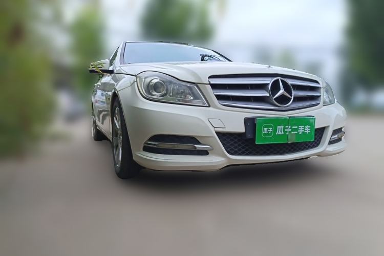 Used Mercedes-Benz C-Class 2011 C 180K Classic model Front Right 45 Deg