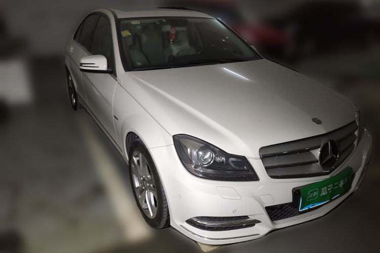 Used Mercedes-Benz C-Class 2011 C 200 CGI Fashion Model Front Right 45 Deg
