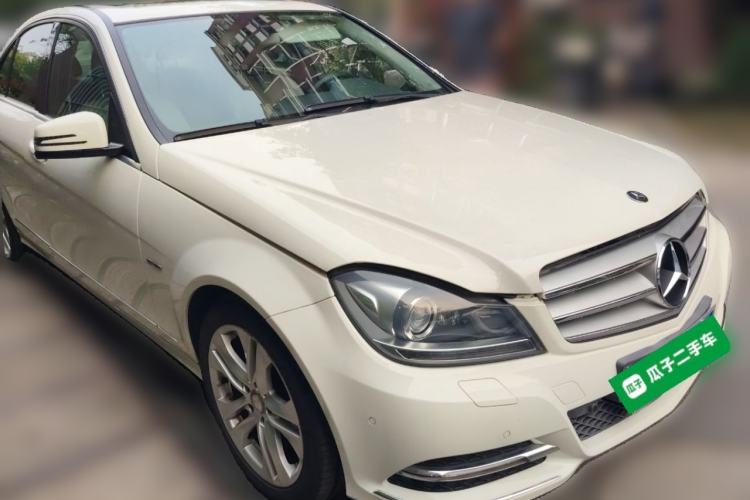 Used Mercedes-Benz C-Class 2011 C 200 CGI Fashion Model Front Right 45 Deg