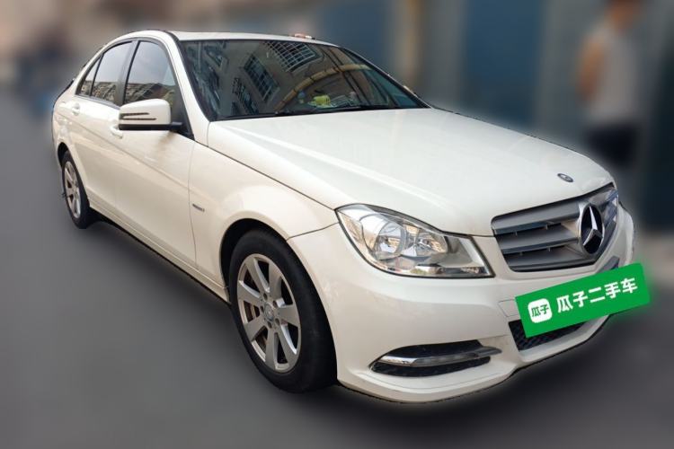 Used Mercedes-Benz C-Class 2011 C 180K Classic model Front Right 45 Deg