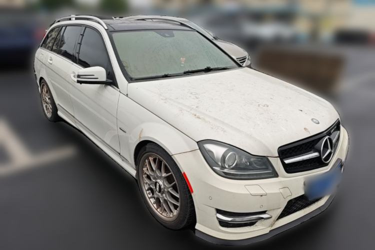 Used Mercedes-Benz C-Class 2011 C 200 Fashion Travel Edition Front Right 45 Deg