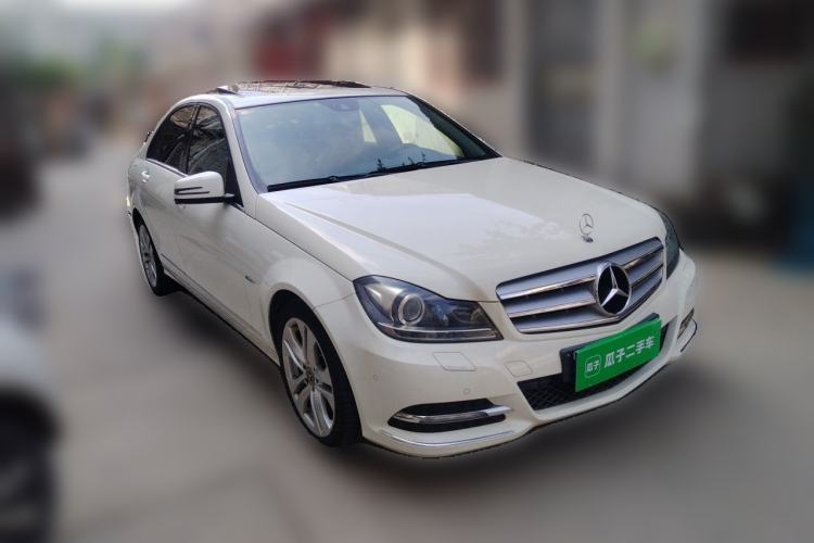 Used Mercedes-Benz C-Class 2011 C 200 CGI Fashion Model Front Right 45 Deg