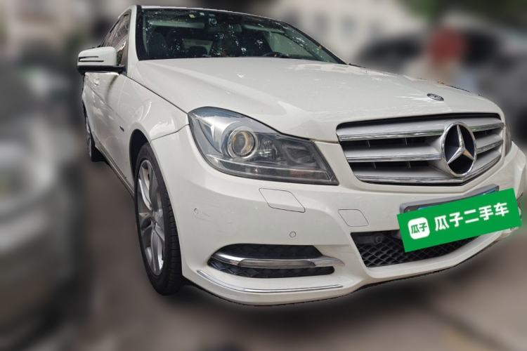 Used Mercedes-Benz C-Class 2011 C 200 CGI Fashion Model Front Right 45 Deg