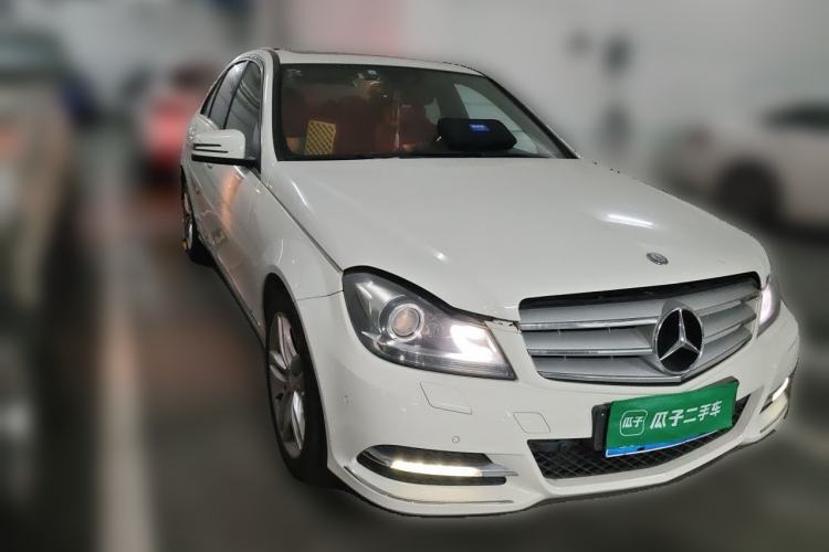 Used Mercedes-Benz C-Class 2011 C 260 CGI Fashion Model Front Right 45 Deg