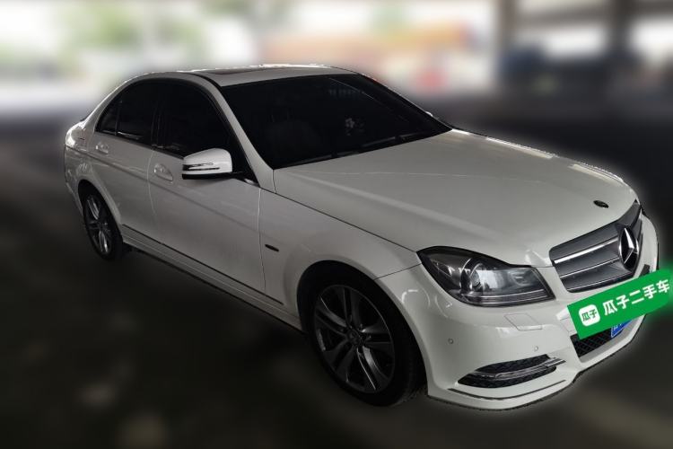 Used Mercedes-Benz C-Class 2011 C 200 CGI Fashion Model Front Right 45 Deg
