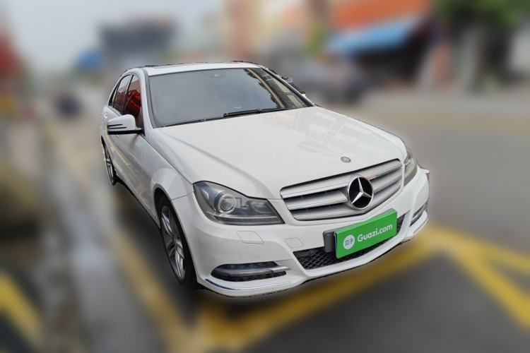 Used Mercedes-Benz C-Class 2011 C 260 CGI Fashion Model Front Right 45 Deg