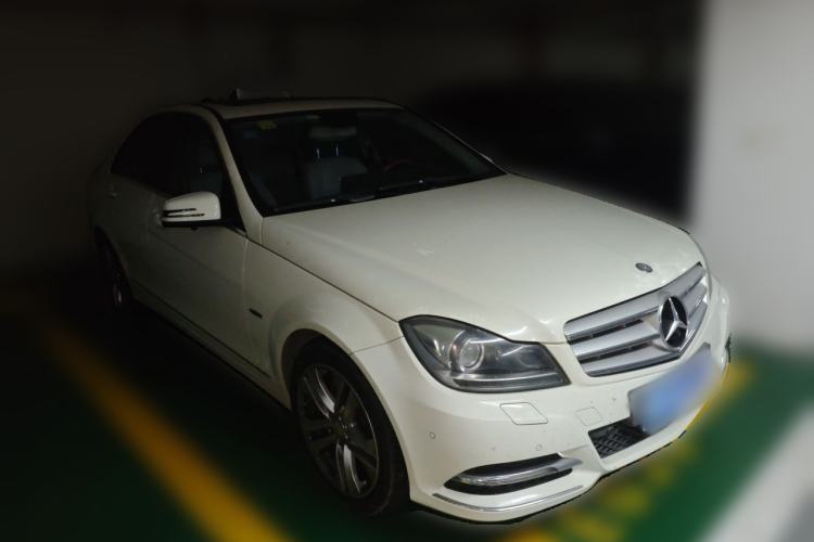 Used Mercedes-Benz C-Class 2011 C 200 CGI Fashion Model Front Right 45 Deg