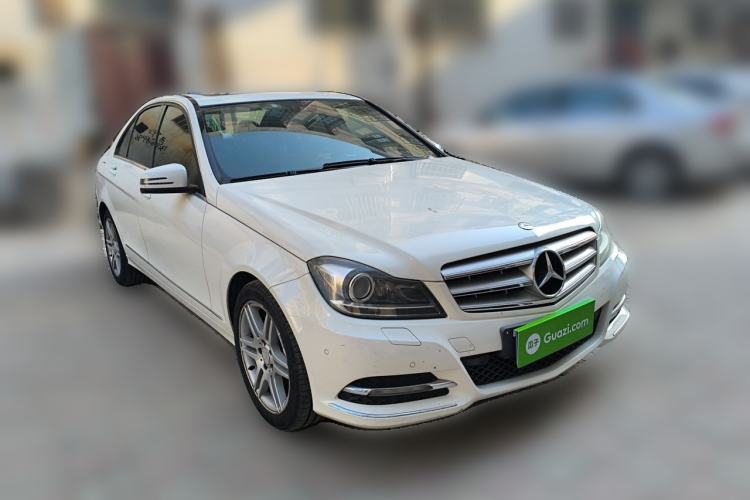 Used Mercedes-Benz C-Class 2011 C 300 Fashion Model Front Right 45 Deg