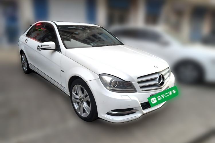 Used Mercedes-Benz C-Class 2011 C 200 CGI Fashion Model Front Right 45 Deg