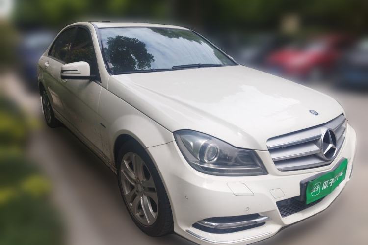 Used Mercedes-Benz C-Class 2011 C 200 CGI Fashion Model Front Right 45 Deg