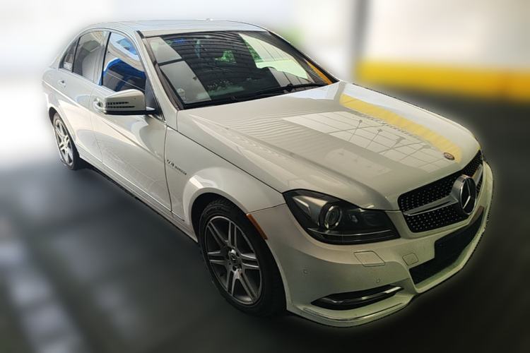 Used Mercedes-Benz C-Class 2011 C 300 Fashion Model Front Right 45 Deg