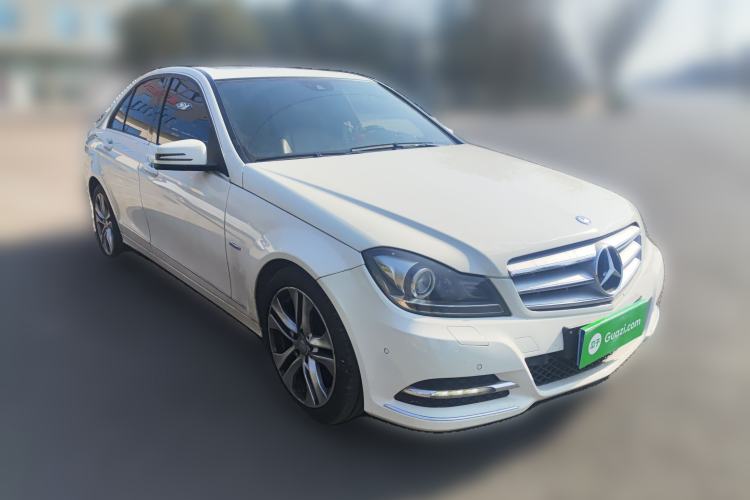 Used Mercedes-Benz C-Class 2011 C 200 CGI Fashion Model Front Right 45 Deg