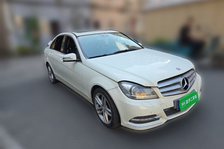 Used Mercedes-Benz C-Class 2011 C 260 CGI Fashion Model Front Right 45 Deg