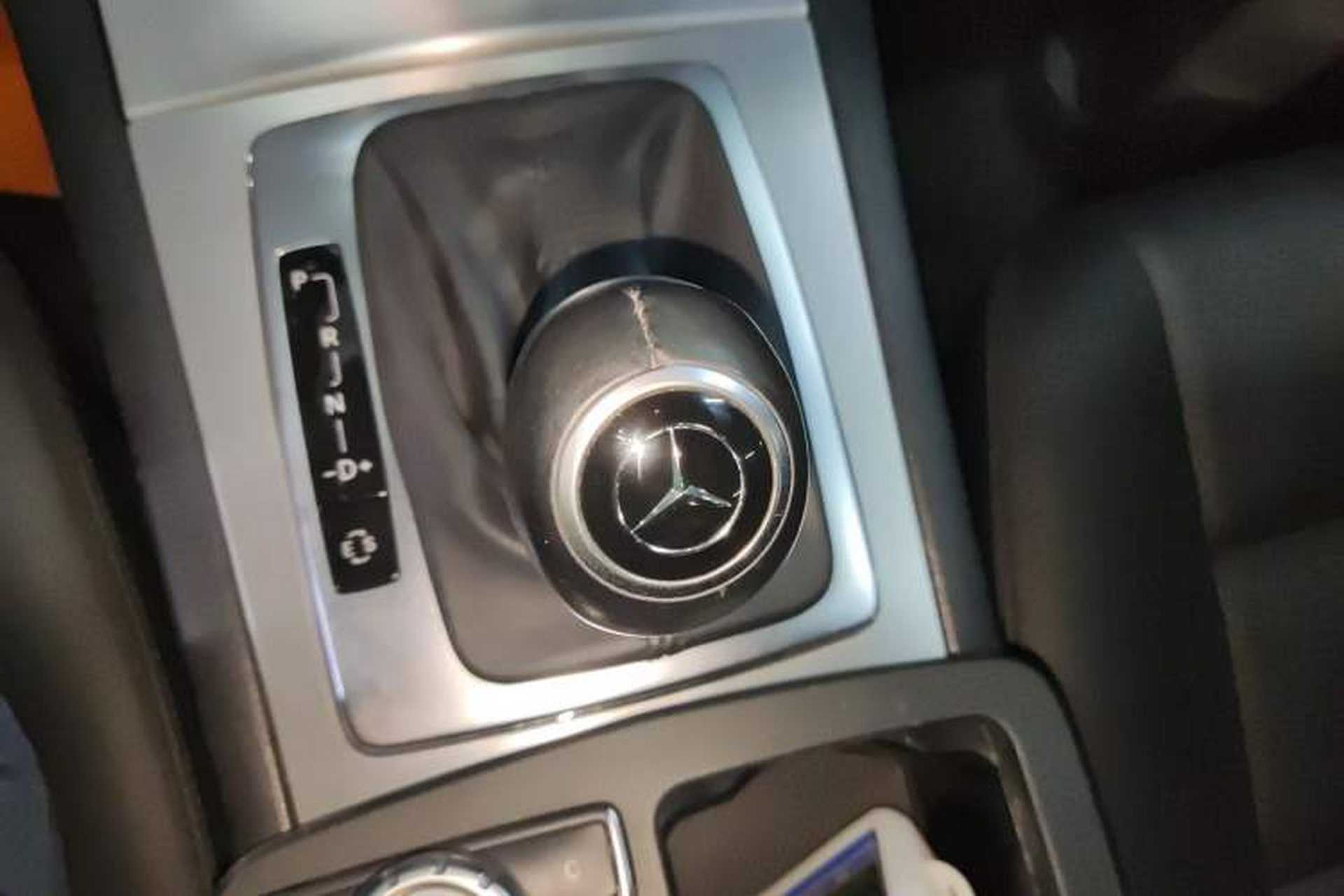 Used Mercedes-Benz C-Class 2011 C 200 Fashion Travel Edition Gear Lever
