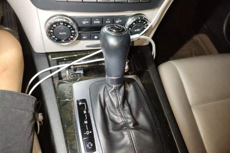Used Mercedes-Benz C-Class 2011 C 200 CGI Fashion Model Gear Lever