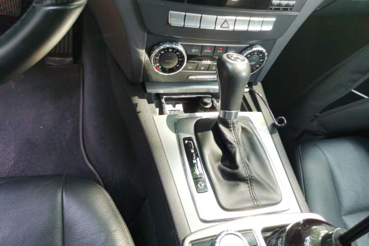 Used Mercedes-Benz C-Class 2011 C 200 Fashion Travel Edition Gear Lever