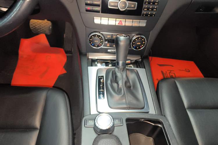 Used Mercedes-Benz C-Class 2011 C 200 Fashion Travel Edition Gear Lever