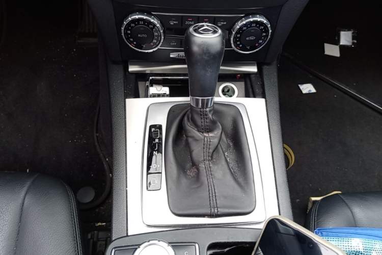 Used Mercedes-Benz C-Class 2011 C 200 Fashion Travel Edition Gear Lever