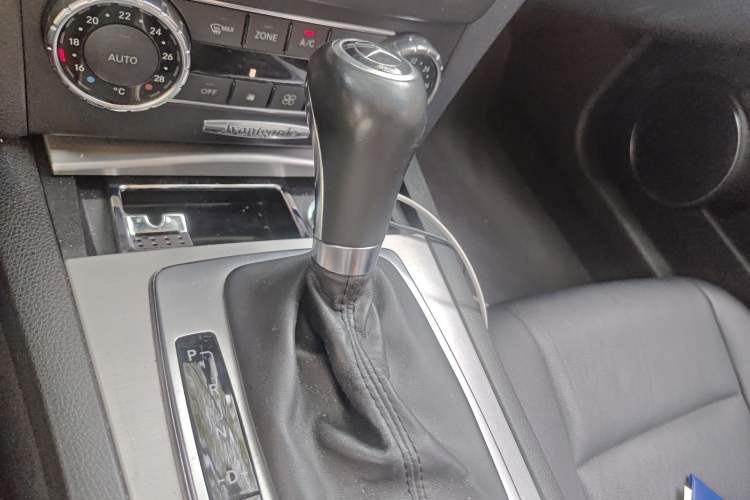 Used Mercedes-Benz C-Class 2011 C 200 Fashion Travel Edition Gear Lever