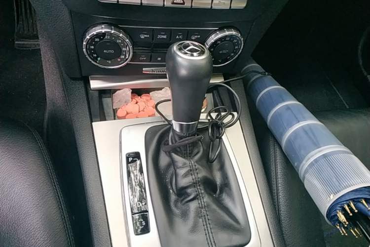 Used Mercedes-Benz C-Class 2011 C 200 CGI Fashion Model Gear Lever