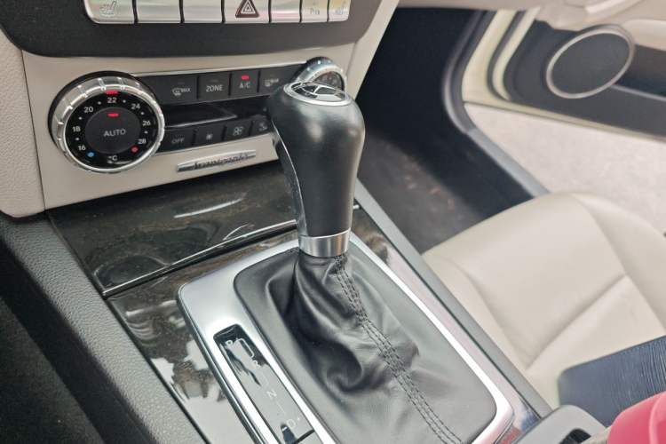 Used Mercedes-Benz C-Class 2011 C 200 CGI Fashion Model Gear Lever