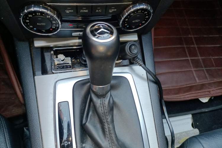 Used Mercedes-Benz C-Class 2011 C 200 Fashion Travel Edition Gear Lever