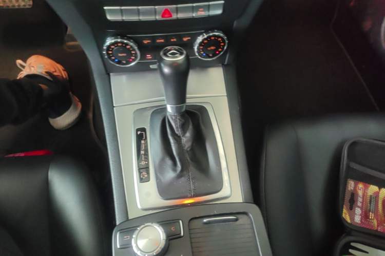 Used Mercedes-Benz C-Class 2011 C 200 Fashion Travel Edition Gear Lever