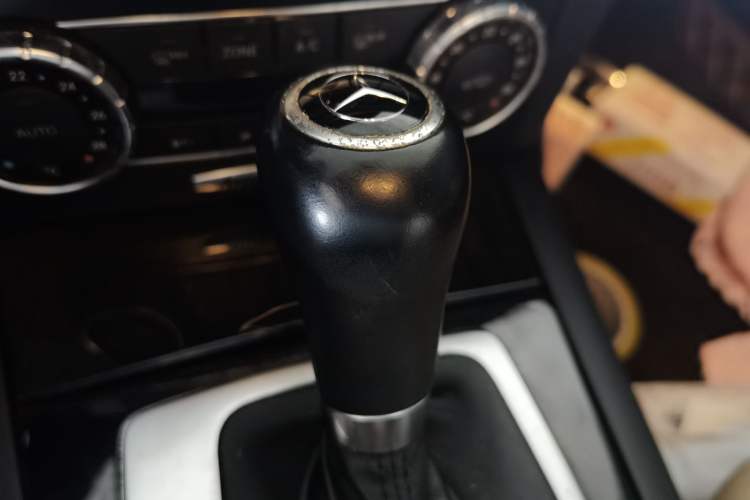 Used Mercedes-Benz C-Class 2011 C 200 CGI Fashion Model Gear Lever
