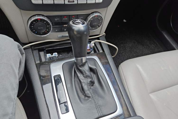 Used Mercedes-Benz C-Class 2011 C 260 CGI Fashion Model Gear Lever
