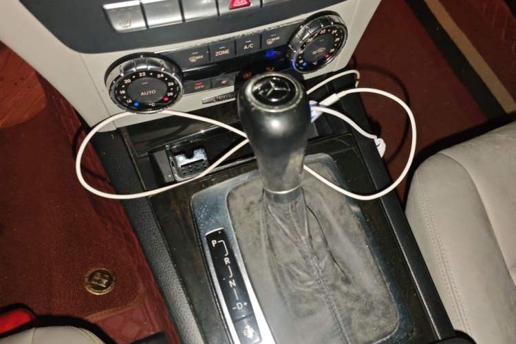 Used Mercedes-Benz C-Class 2011 C 200 CGI Fashion Model Gear Lever
