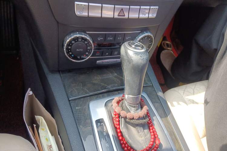Used Mercedes-Benz C-Class 2011 C 200 CGI Fashion Model Gear Lever