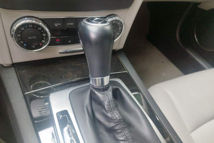 Used Mercedes-Benz C-Class 2011 C 200 CGI Fashion Model Gear Lever