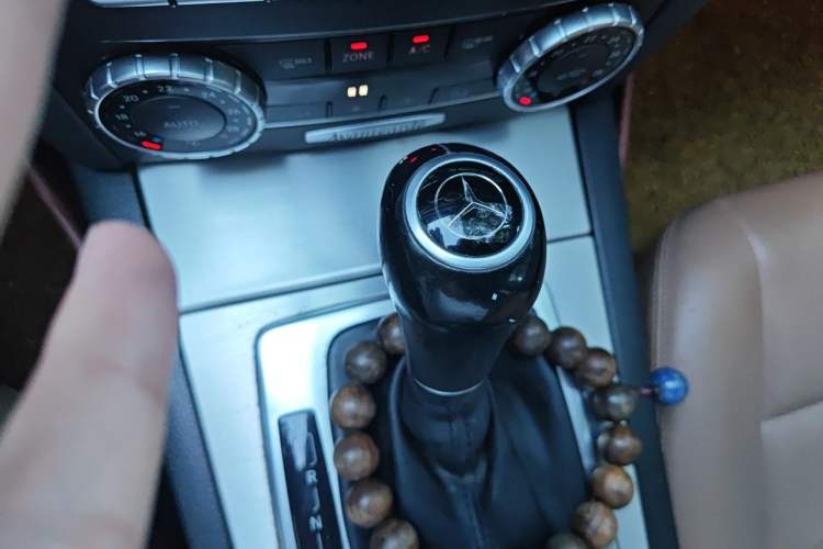 Used Mercedes-Benz C-Class 2011 C 200 Fashion Travel Edition Gear Lever