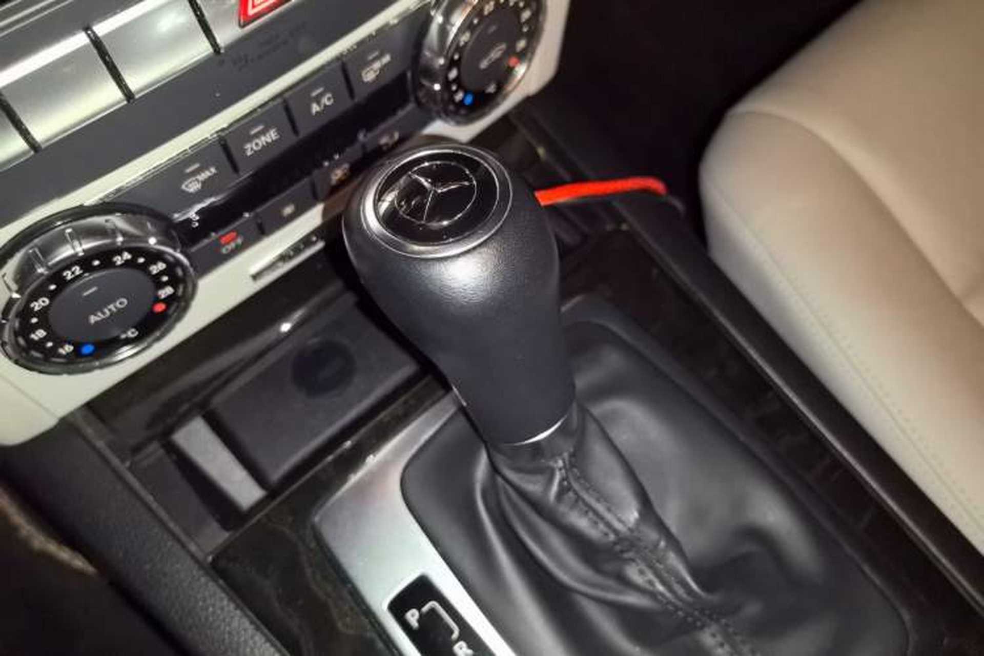 Used Mercedes-Benz C-Class 2011 C 200 CGI Fashion Model Gear Lever