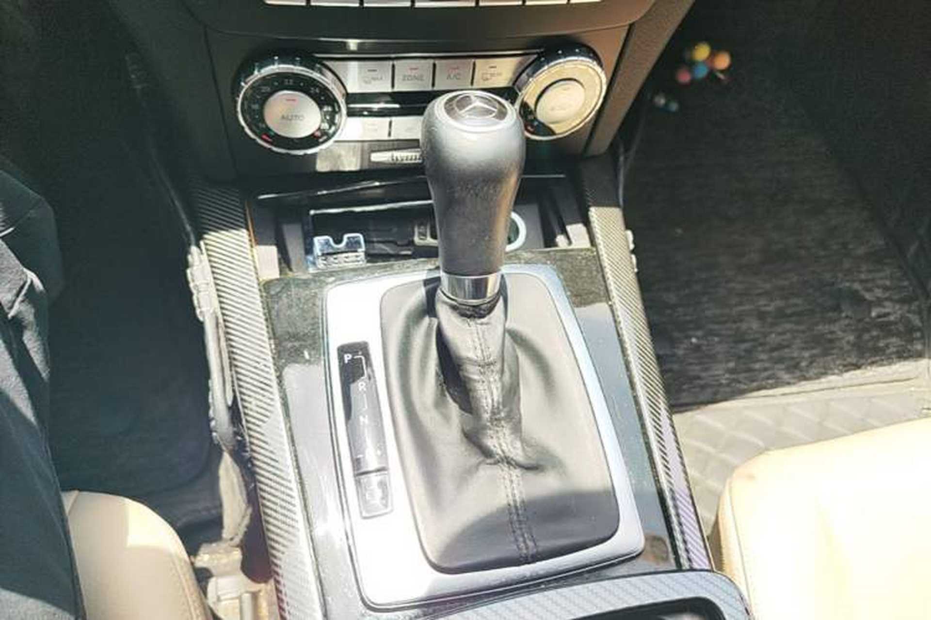 Used Mercedes-Benz C-Class 2011 C 300 Fashion Model Gear Lever