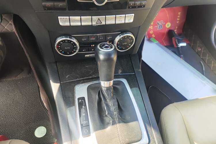 Used Mercedes-Benz C-Class 2011 C 200 CGI Fashion Model Gear Lever