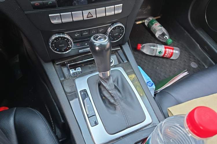 Used Mercedes-Benz C-Class 2011 C 260 CGI Fashion Model Gear Lever