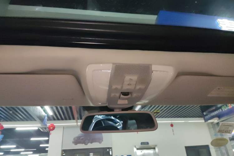 Used Mercedes-Benz C-Class 2011 C 200 Fashion Travel Edition Headliner