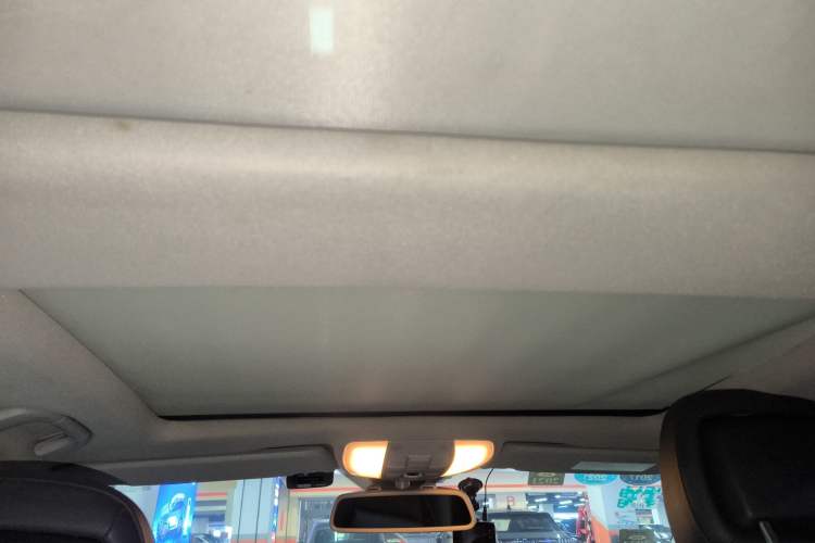 Used Mercedes-Benz C-Class 2011 C 200 Fashion Travel Edition Headliner