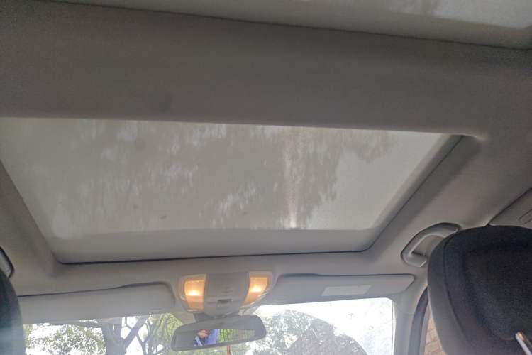 Used Mercedes-Benz C-Class 2011 C 200 Fashion Travel Edition Headliner