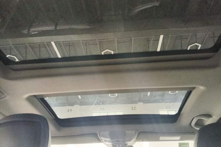 Used Mercedes-Benz C-Class 2011 C 200 Fashion Travel Edition Headliner