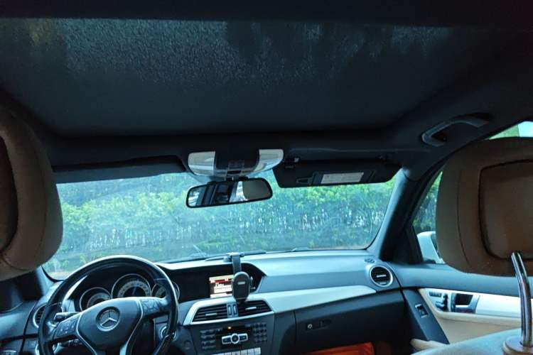 Used Mercedes-Benz C-Class 2011 C 200 Fashion Travel Edition Headliner