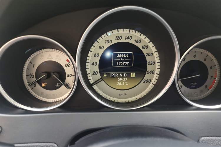 Used Mercedes-Benz C-Class 2011 C 200 CGI Fashion Model Instrument Cluster