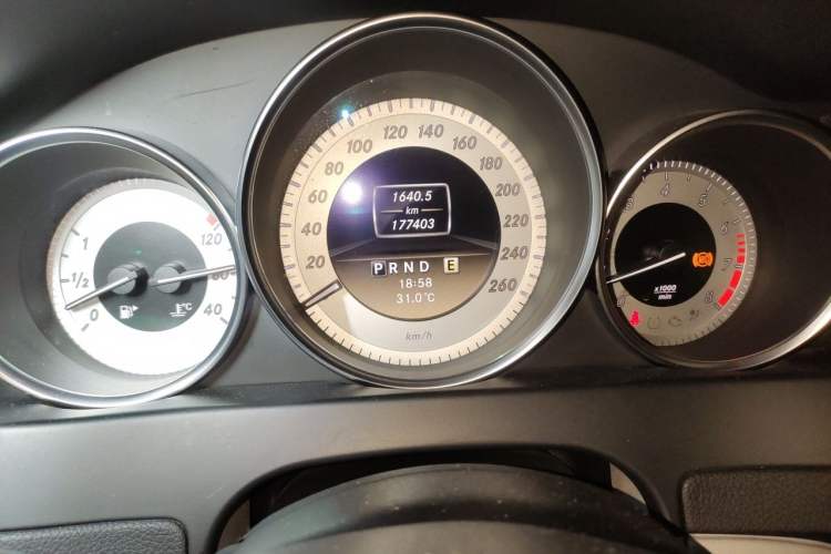 Used Mercedes-Benz C-Class 2011 C 200 CGI Fashion Model Instrument Cluster