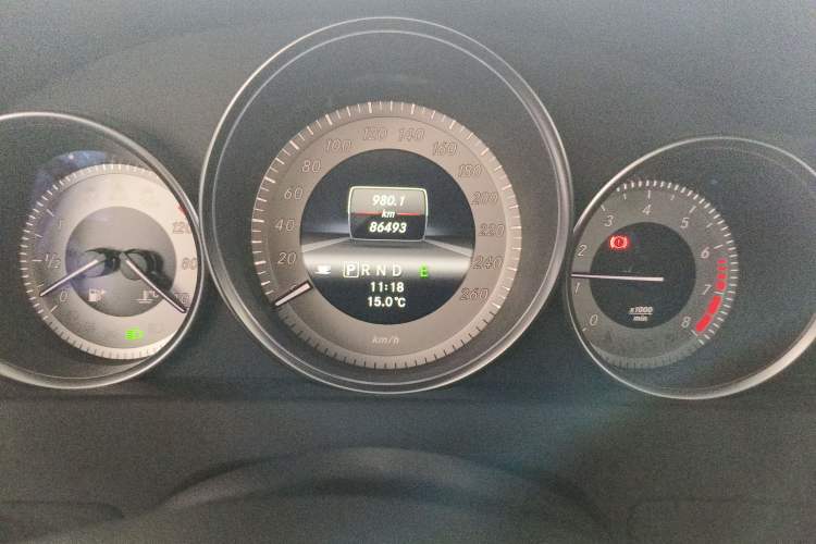Used Mercedes-Benz C-Class 2011 C 200 Fashion Travel Edition Instrument Cluster