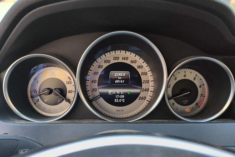 Used Mercedes-Benz C-Class 2011 C 300 Fashion Model Instrument Cluster