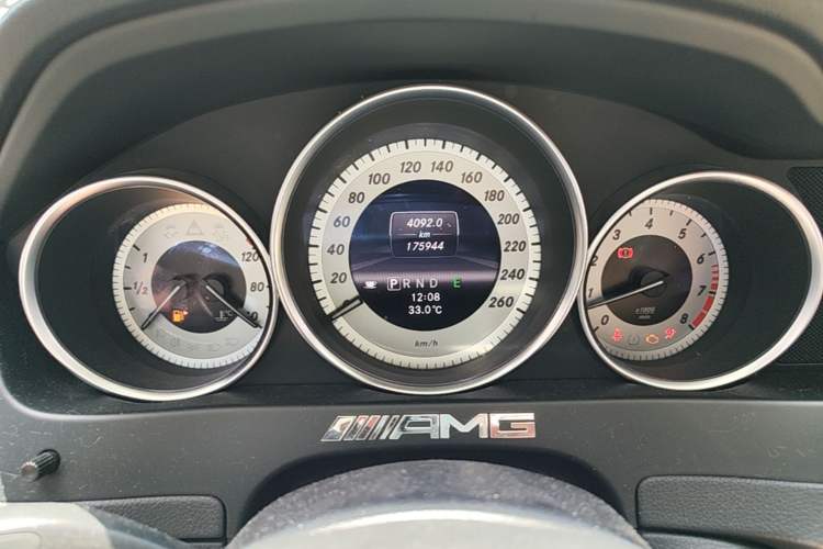 Used Mercedes-Benz C-Class 2011 C 300 Fashion Model Instrument Cluster